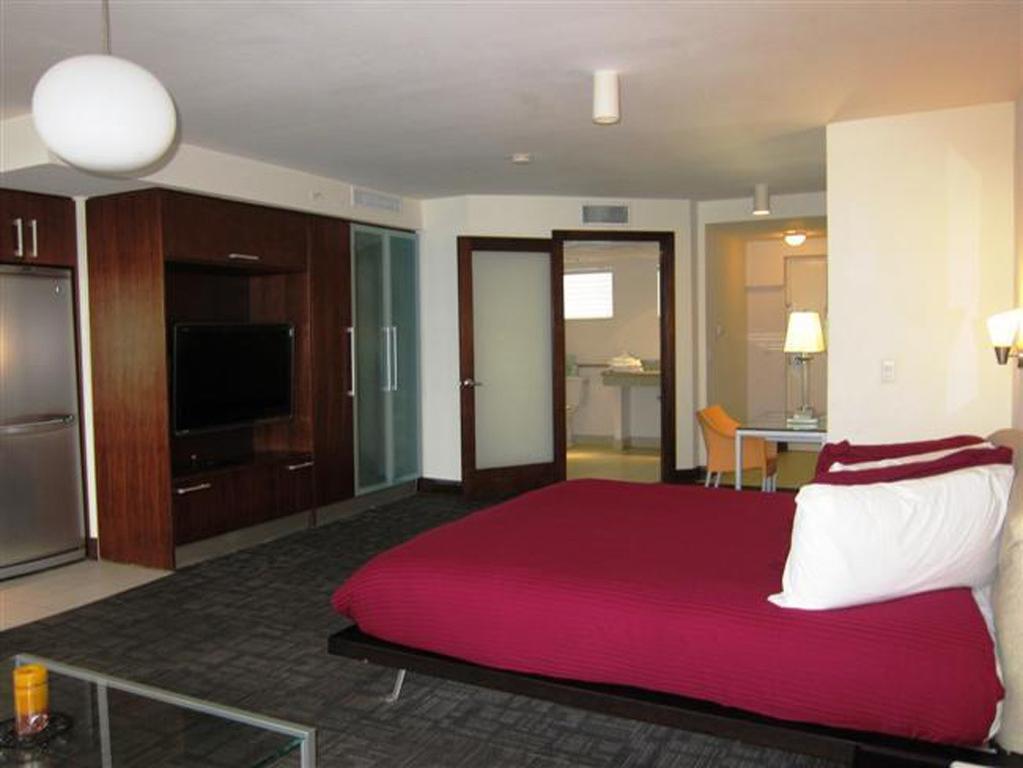 Ocean Drive Suite Miami Beach Room photo